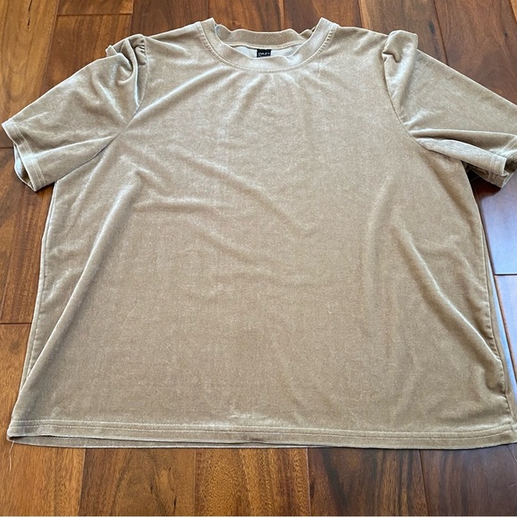 Dazy Women’s Short Sleeve Velvet Gold Top T-shirt Size Large - Picture 2 of 7